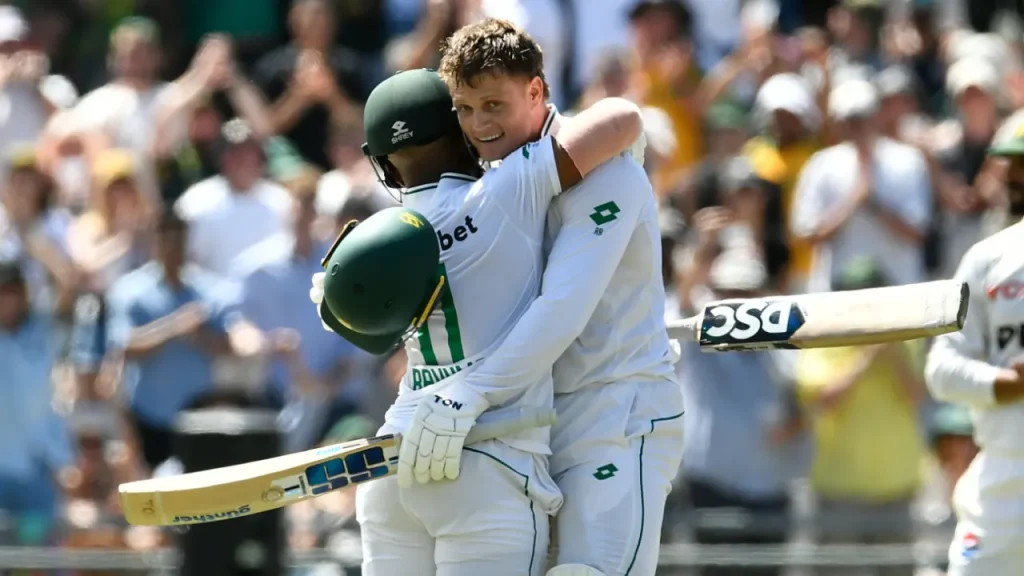 "Bavuma and Rickelton Shine at Newlands: South Africa's Dynamic Duo Rise to the Occasion"